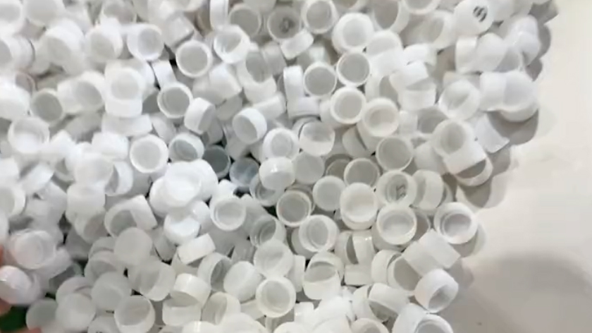 30s Real-Shot of Selected Drinking Water Lid Cases