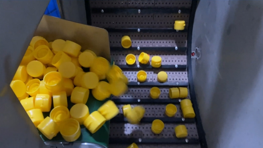 Quality Inspection for Yellow Oil Lids