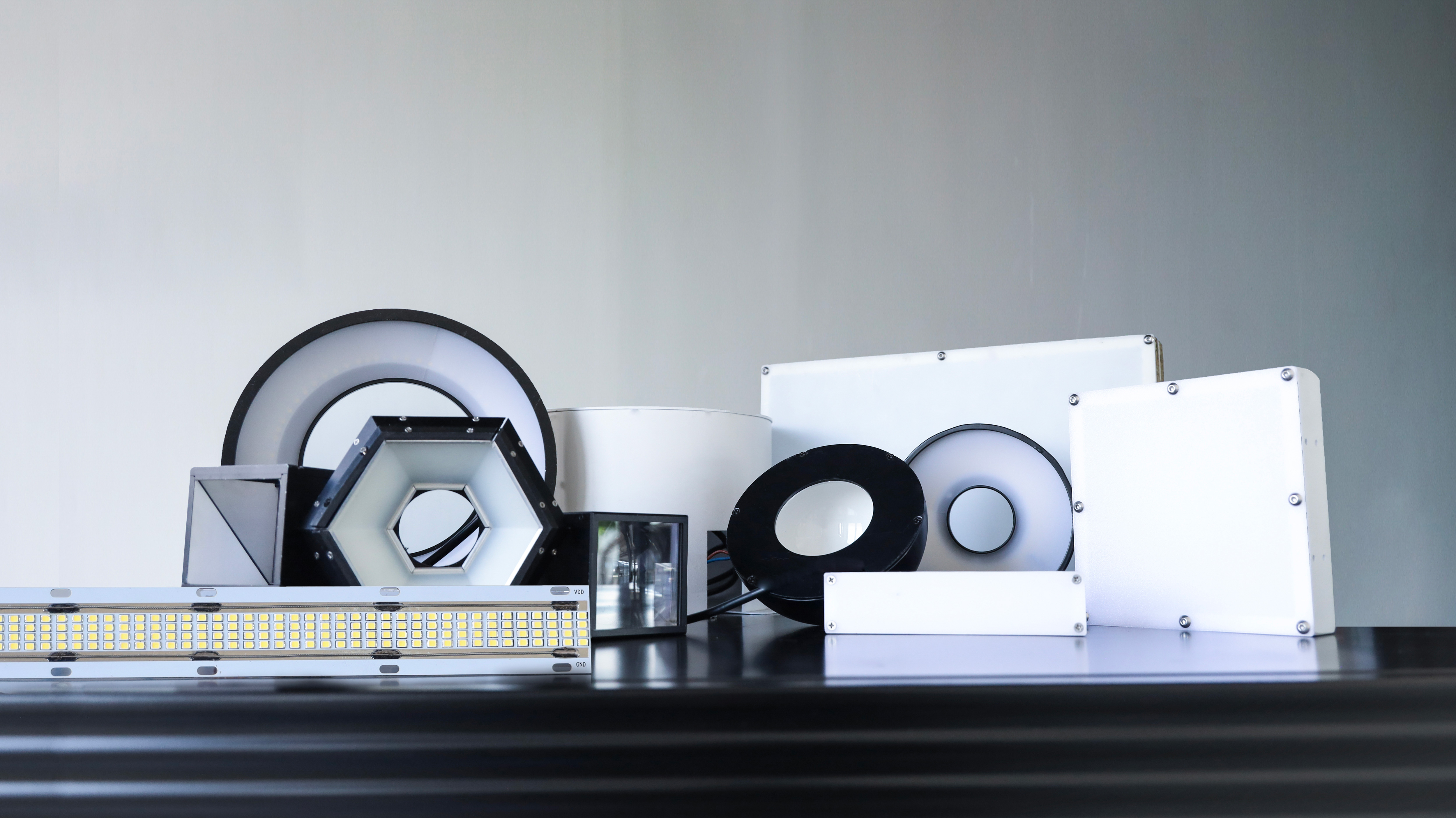Strobe vs. Constant Brightness: The Optimal Solution for Light Sources in Visual Inspection Machines.